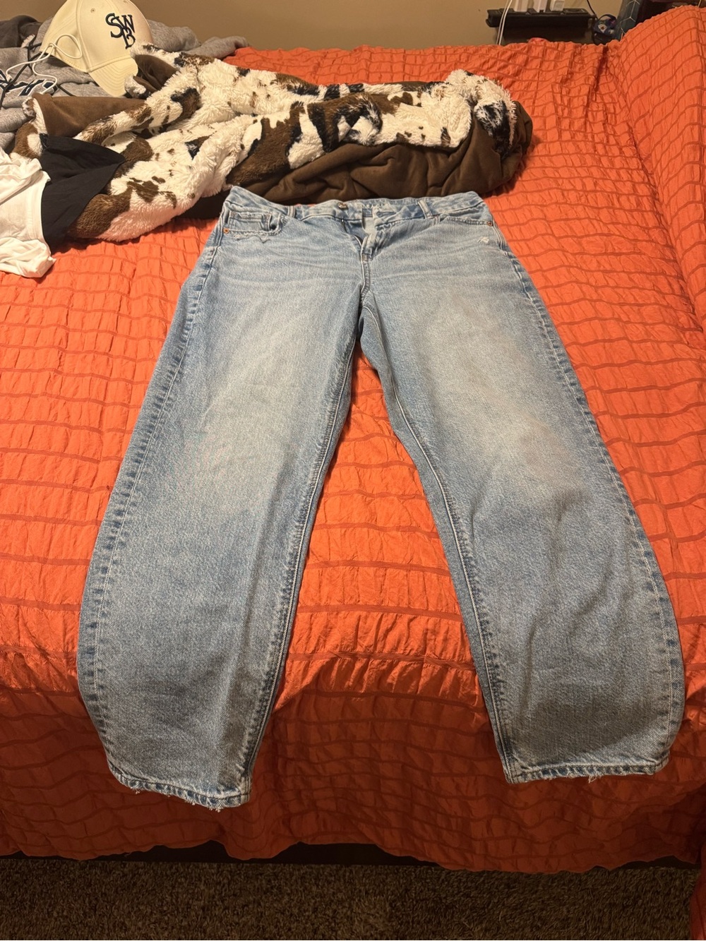 AE Curvy Mom Jean